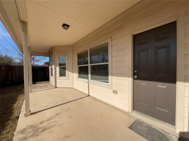 1000 Estival DR, Kyle, TX 78640