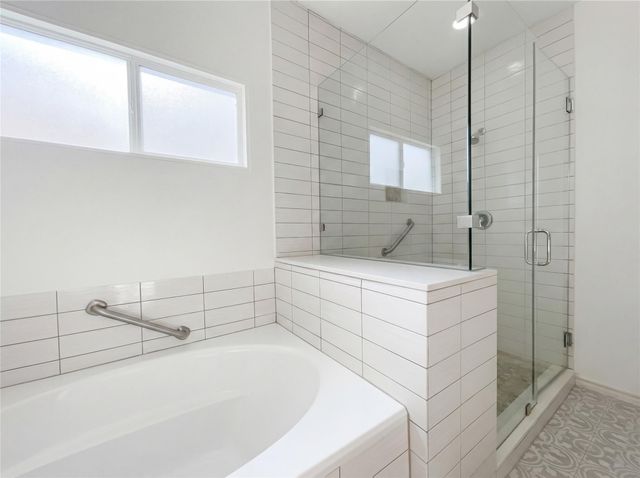 1000 Estival DR, Kyle, TX 78640