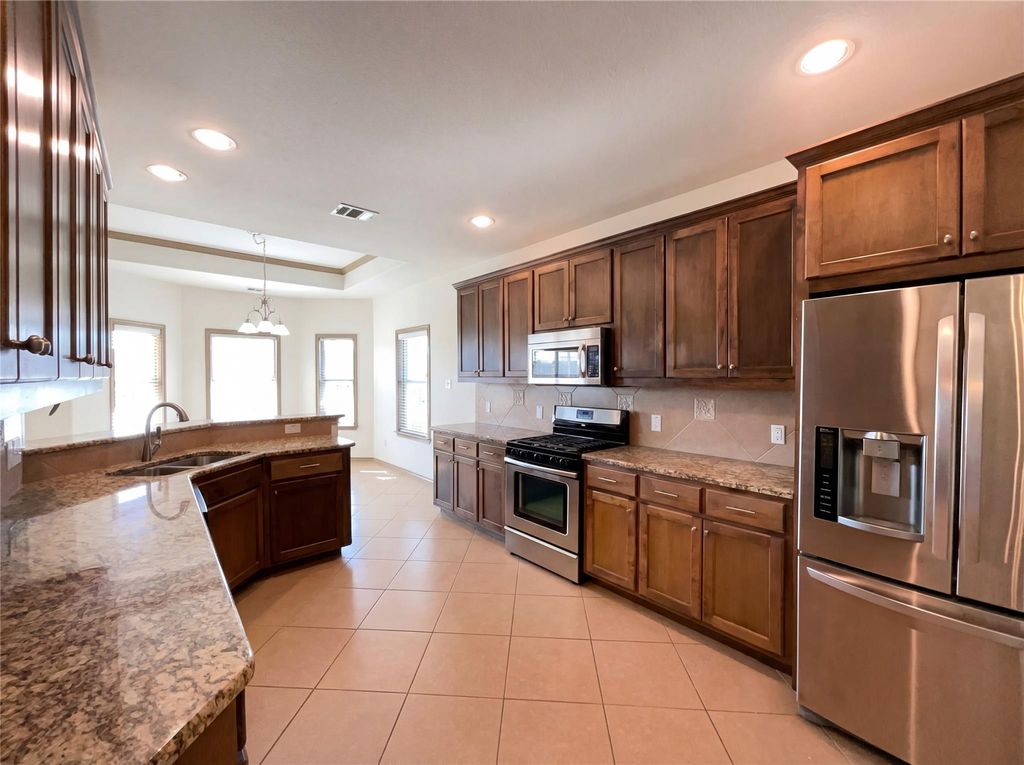 1000 Estival DR, Kyle, TX 78640