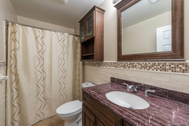 575 Willow Drive, East Marion, NY 11939