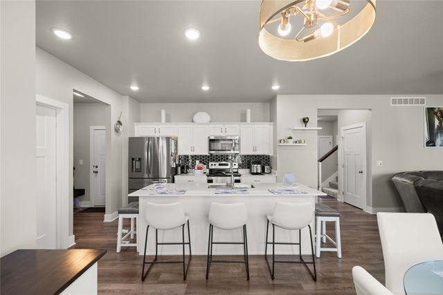 705 SE Booth Avenue, Waukee, IA 50263
