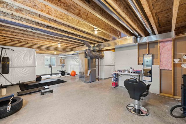 705 SE Booth Avenue, Waukee, IA 50263