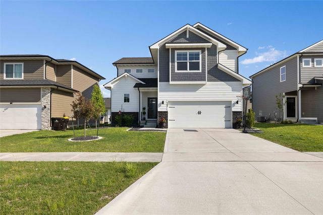 705 SE Booth Avenue, Waukee, IA 50263