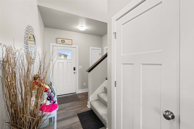 705 SE Booth Avenue, Waukee, IA 50263