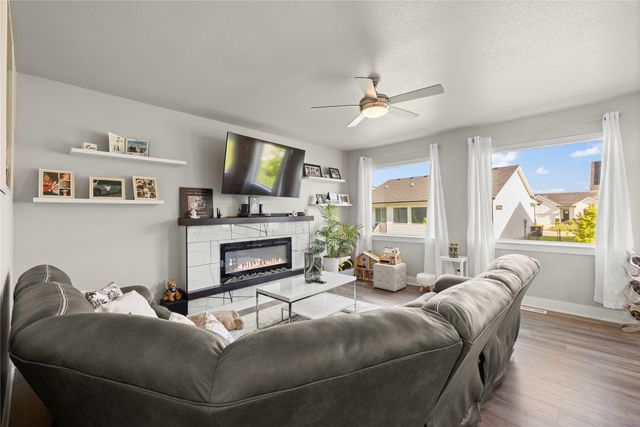705 SE Booth Avenue, Waukee, IA 50263