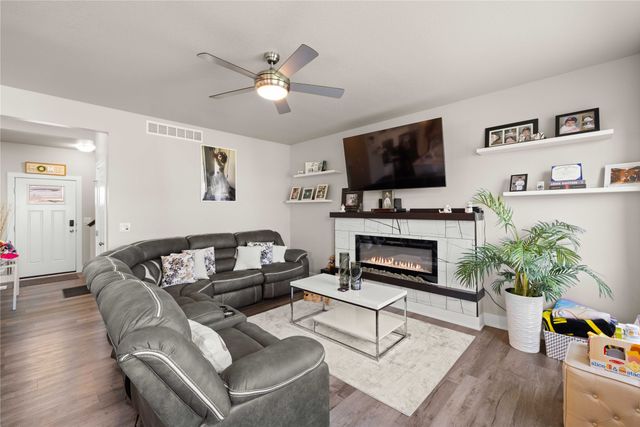705 SE Booth Avenue, Waukee, IA 50263