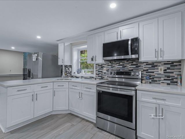 33 Winside Lane, Coram, NY 11727