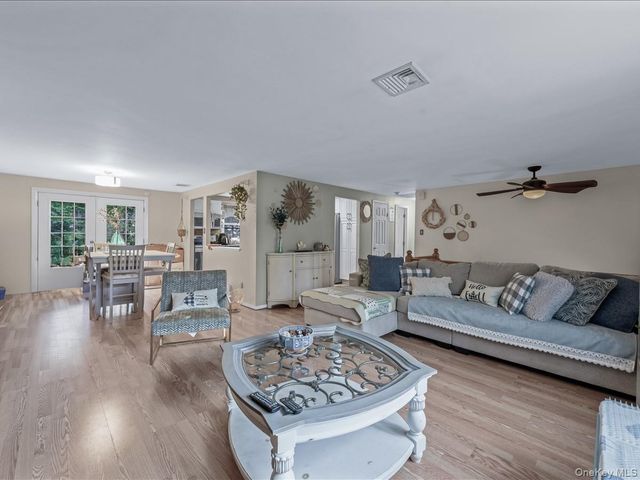 33 Winside Lane, Coram, NY 11727
