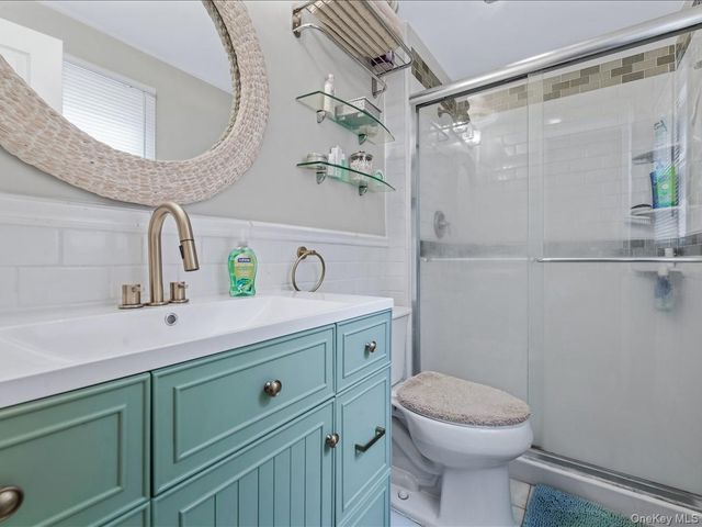 33 Winside Lane, Coram, NY 11727
