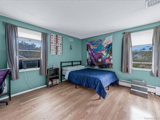 33 Winside Lane, Coram, NY 11727
