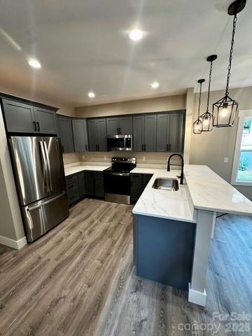 310 Ninth Street, Black Mountain, NC 28711