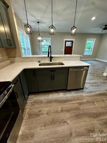 310 Ninth Street, Black Mountain, NC 28711