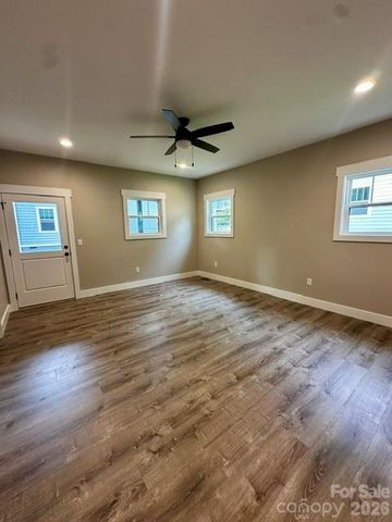 310 Ninth Street, Black Mountain, NC 28711