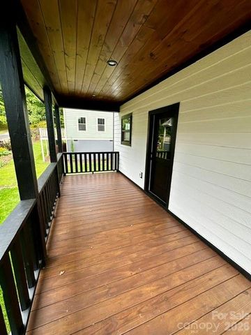310 Ninth Street, Black Mountain, NC 28711