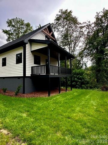 310 Ninth Street, Black Mountain, NC 28711