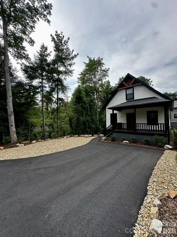 310 Ninth Street, Black Mountain, NC 28711