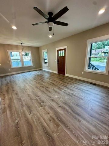 310 Ninth Street, Black Mountain, NC 28711
