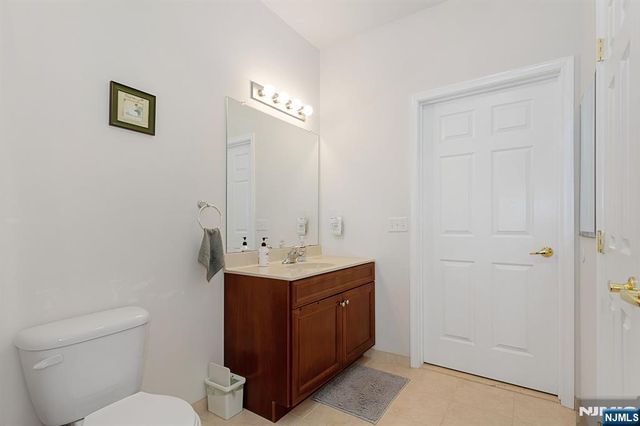 4137 Cory Lane, Elmwood Park, NJ 07407