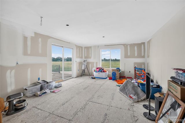 9166 Lantern Way, Newport, MI 48166