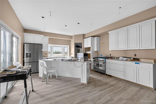 9166 Lantern Way, Newport, MI 48166