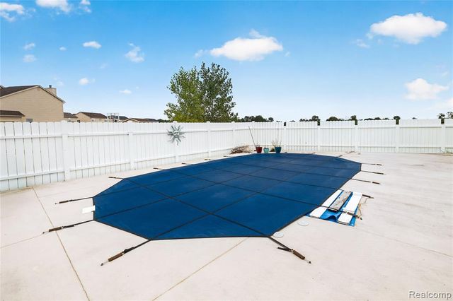 9166 Lantern Way, Newport, MI 48166