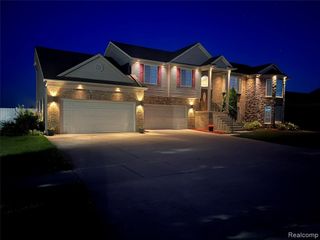 9166 Lantern Way, Newport, MI 48166