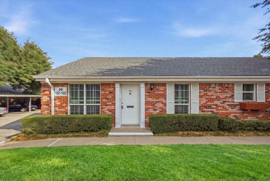 1061 Roaring Springs Road, Fort Worth, TX 76114 — exterior