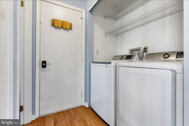 4 ROSELAND CT, Princeton Junction, NJ 08550