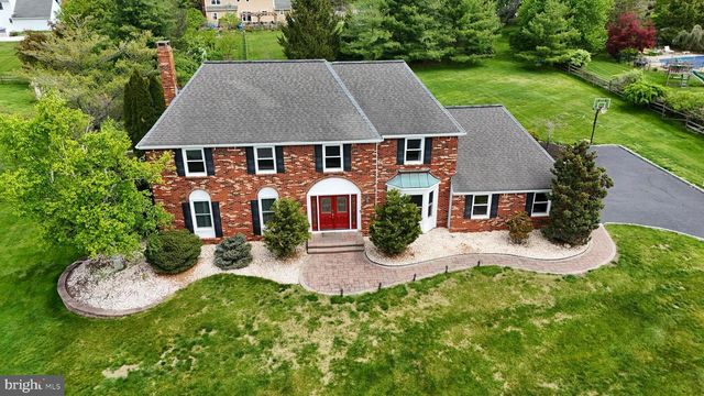 4 ROSELAND CT, Princeton Junction, NJ 08550