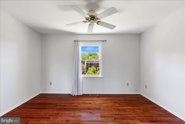 4 ROSELAND CT, Princeton Junction, NJ 08550