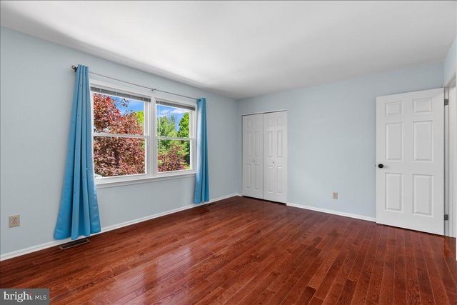 4 ROSELAND CT, Princeton Junction, NJ 08550