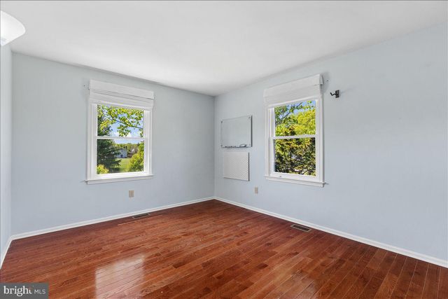 4 ROSELAND CT, Princeton Junction, NJ 08550
