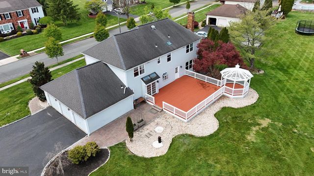 4 ROSELAND CT, Princeton Junction, NJ 08550