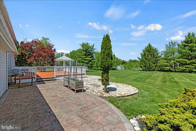4 ROSELAND CT, Princeton Junction, NJ 08550