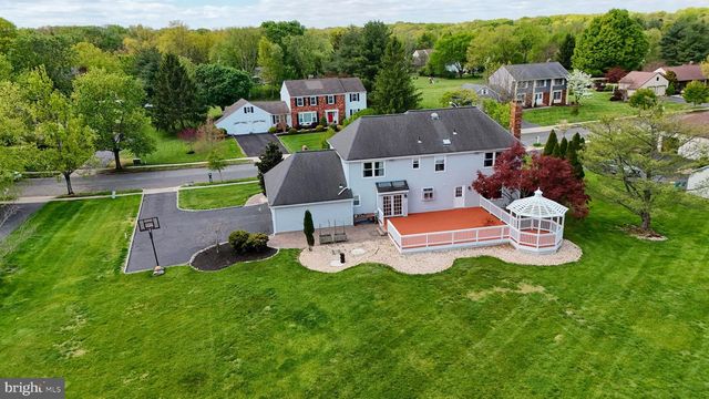 4 ROSELAND CT, Princeton Junction, NJ 08550