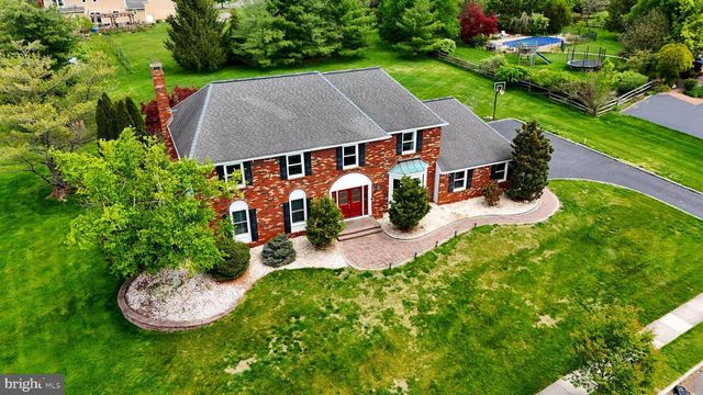 4 ROSELAND CT, Princeton Junction, NJ 08550