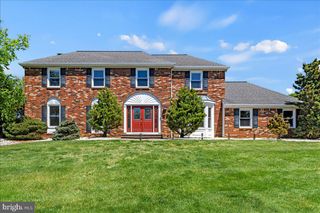 4 ROSELAND CT, Princeton Junction, NJ 08550