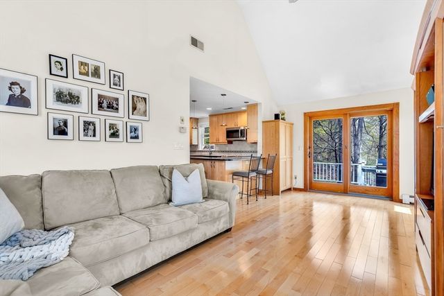 3 Macleod Ln, Acton, MA 01720