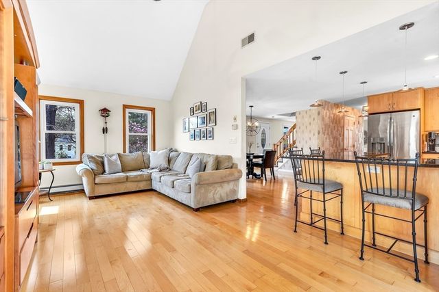 3 Macleod Ln, Acton, MA 01720
