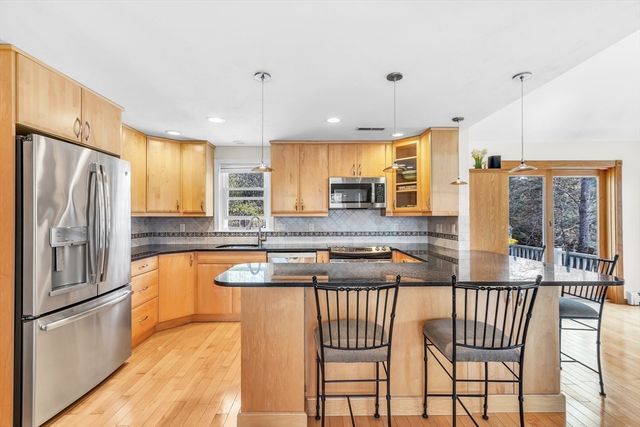 3 Macleod Ln, Acton, MA 01720