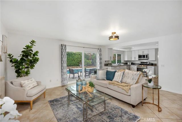 15 Colonial, Irvine, CA 92620