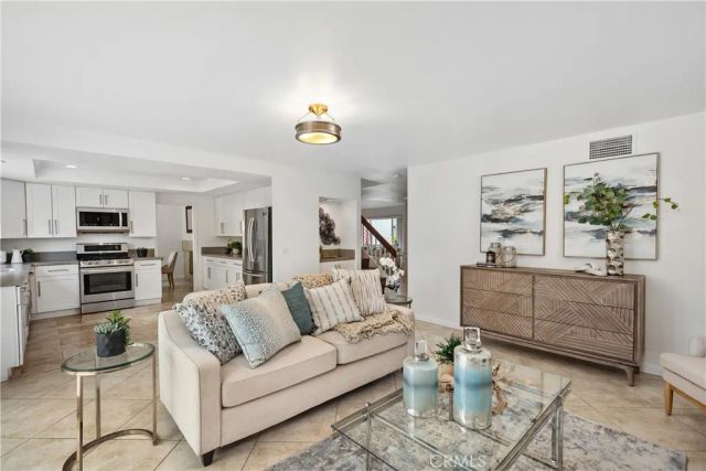 15 Colonial, Irvine, CA 92620