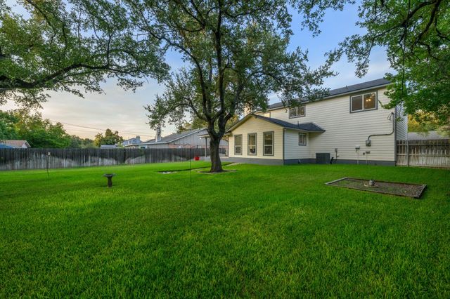 1904 Oakridge DR, Round Rock, TX 78681