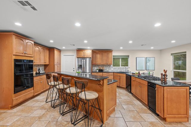 1904 Oakridge DR, Round Rock, TX 78681
