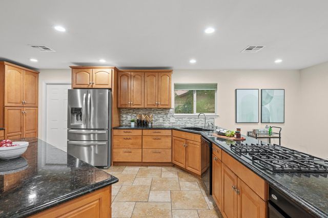 1904 Oakridge DR, Round Rock, TX 78681