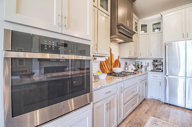 716 Ventoso Circle, Wolfforth, TX 79382