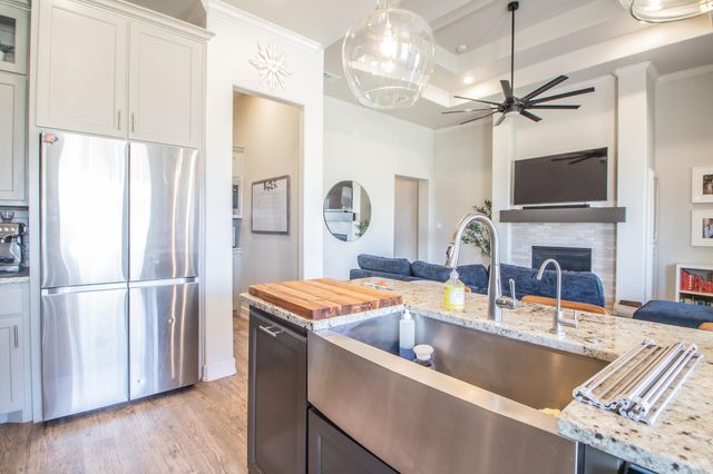 716 Ventoso Circle, Wolfforth, TX 79382