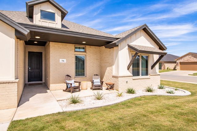 716 Ventoso Circle, Wolfforth, TX 79382
