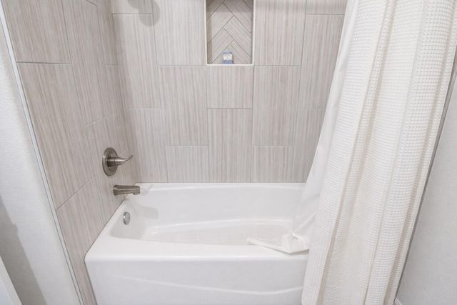 716 Ventoso Circle, Wolfforth, TX 79382