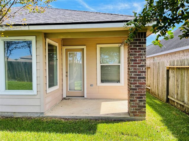 10723 Lake Riata Lane, Cypress, TX 77433